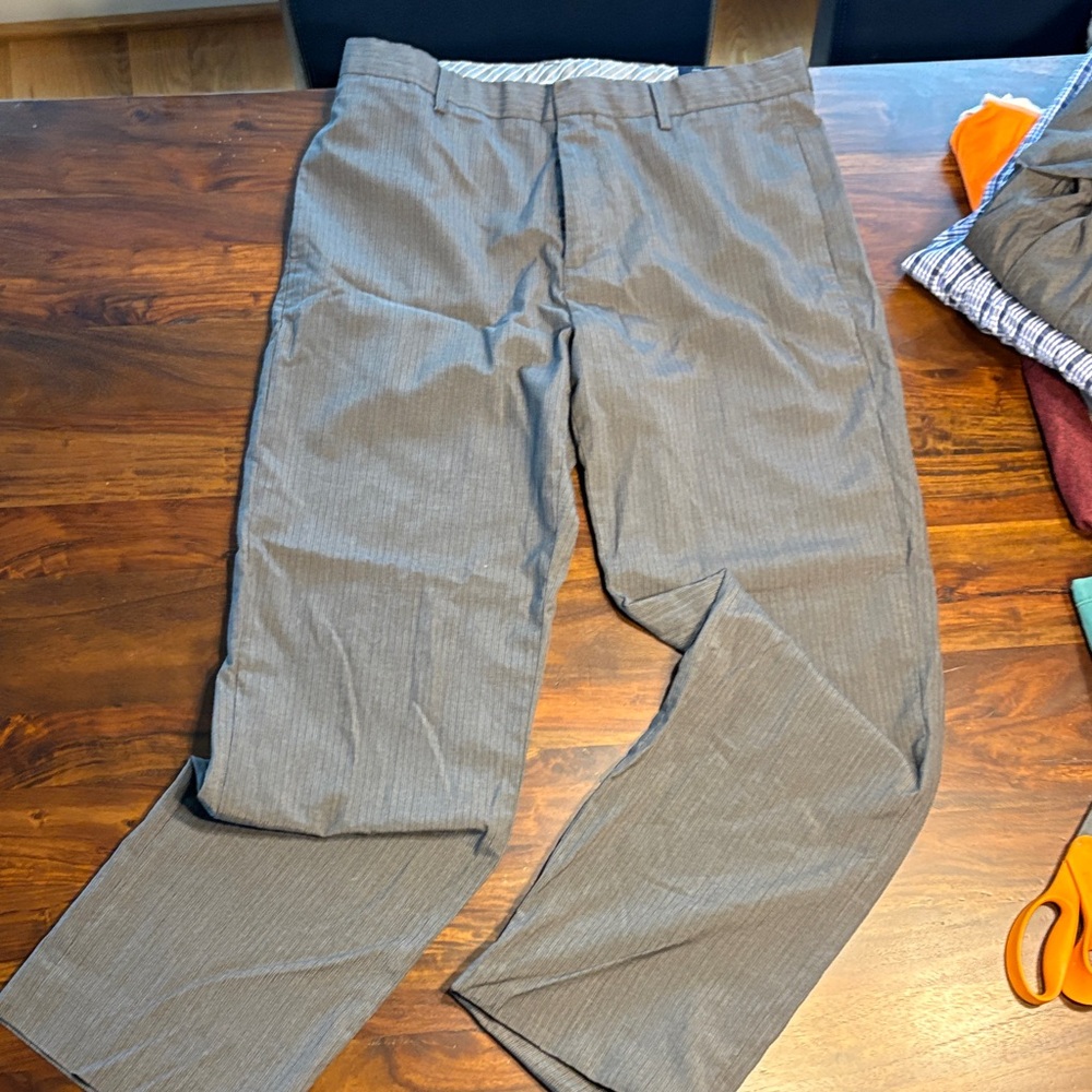 Banana Republic pin stripe dress pants, men’s size 32/30